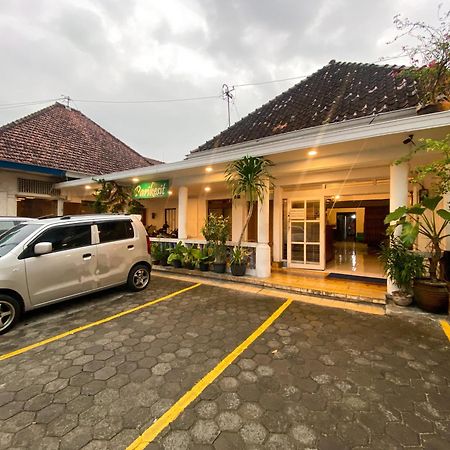 Parikesit Guest House Yogyakarta Luaran gambar