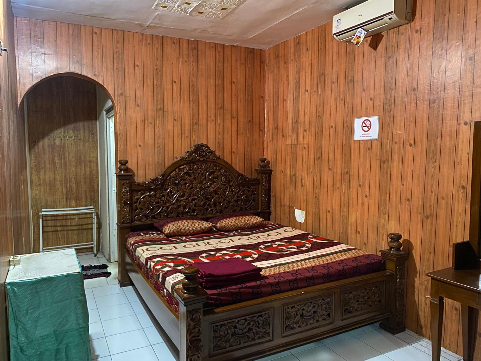 Parikesit Guest House Yogyakarta Luaran gambar