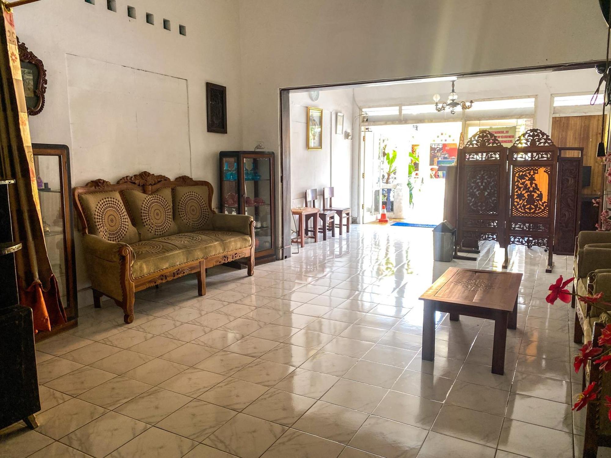 Parikesit Guest House Yogyakarta Luaran gambar