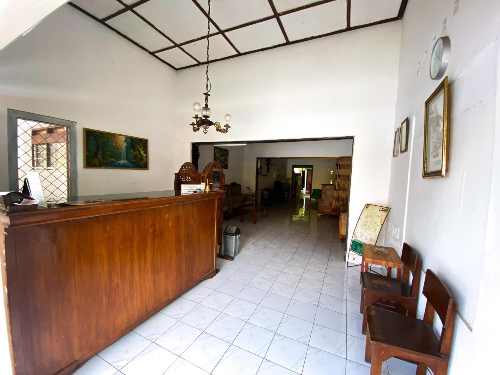 Parikesit Guest House Yogyakarta Luaran gambar
