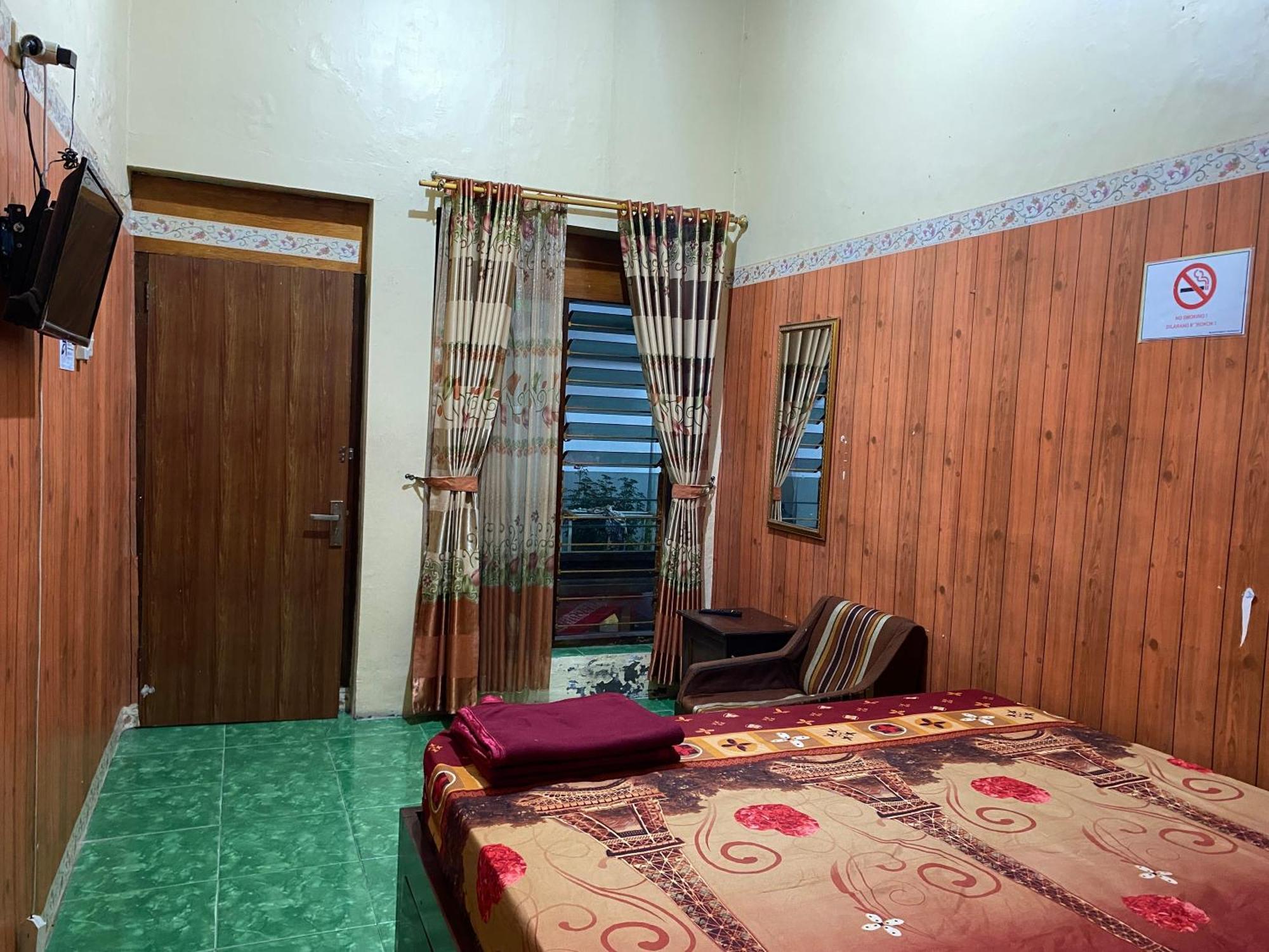 Parikesit Guest House Yogyakarta Luaran gambar