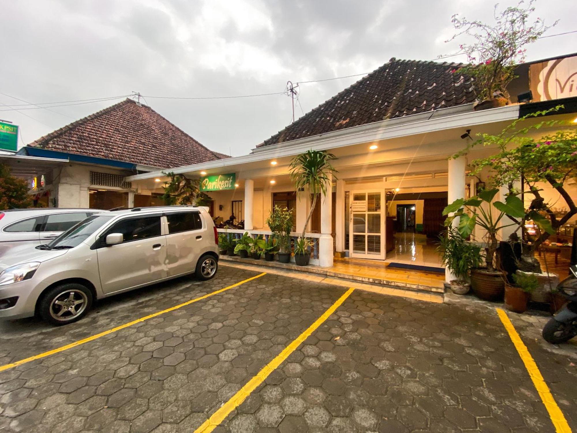 Parikesit Guest House Yogyakarta Luaran gambar