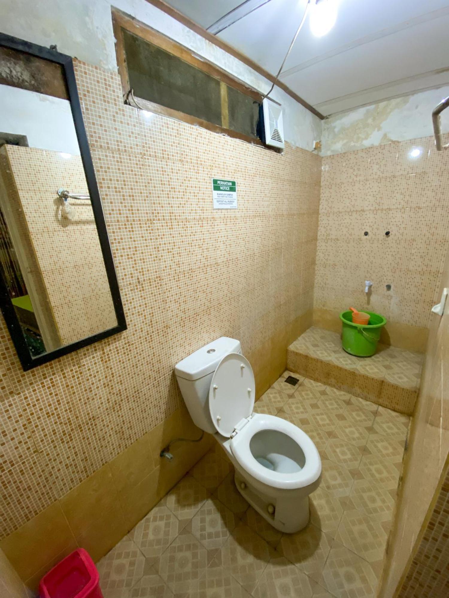 Parikesit Guest House Yogyakarta Luaran gambar